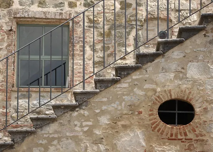 Castello Di Orgiale 3* 카스텔누오보베라덴가